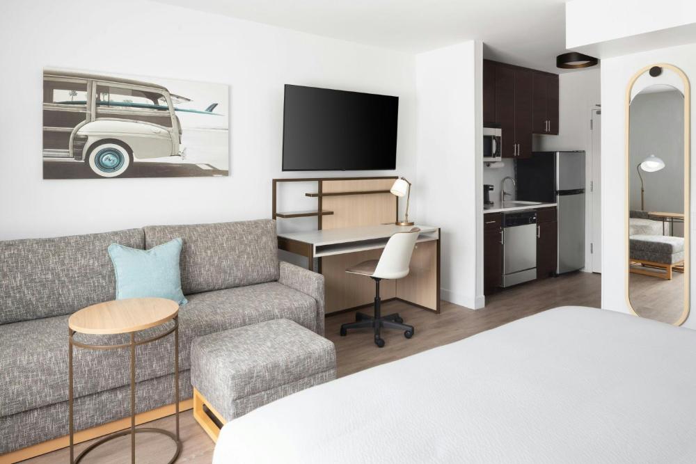 Queen Studio with Sofa Bed interior